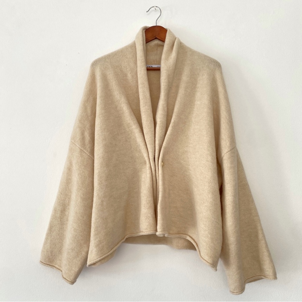 Zara cream cozy oversized cardigan with gold button appliqué women’s size M